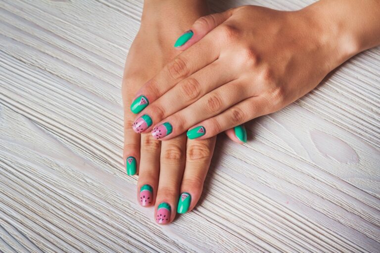 Read more about the article The Art of Nail Filing: Tips from Spoil U Experts