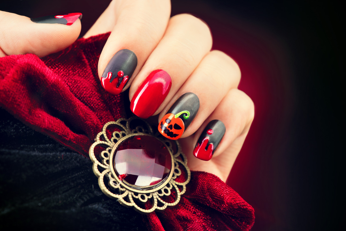 Read more about the article Spooktacular Nail Designs for Halloween: Get Inspired!