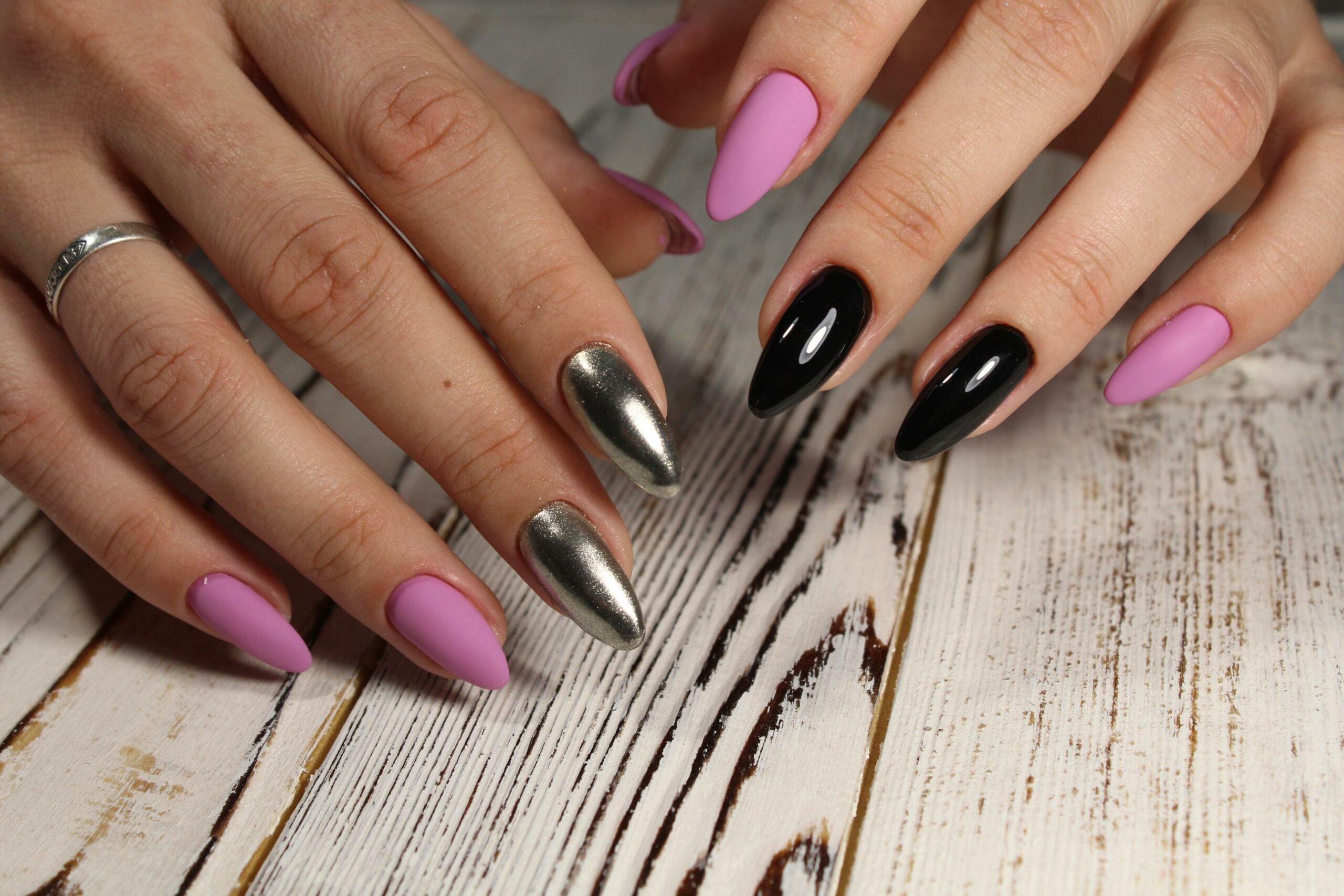 Read more about the article A Case Study On Spoil U Nails Spa’s Unique Customer Experience